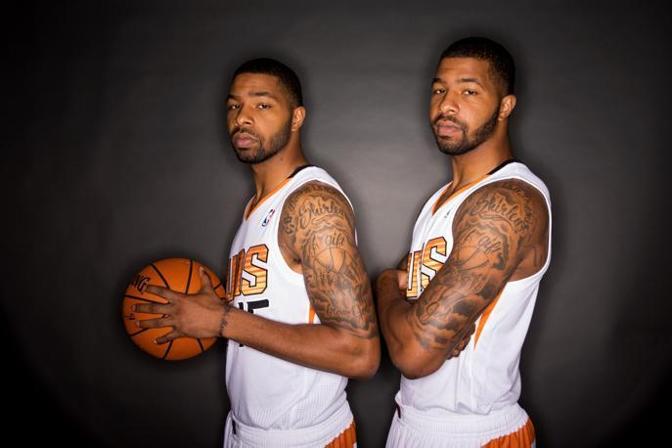 I gemelli Marcus e Markieff Morris dei Phoenix Suns 